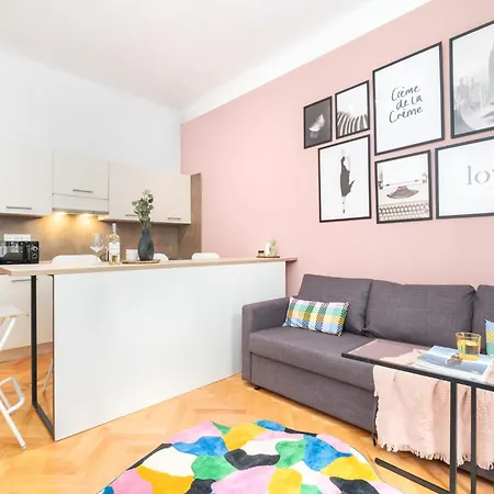 Days - Modern Just 7 Min From Wenceslas Square プラハ