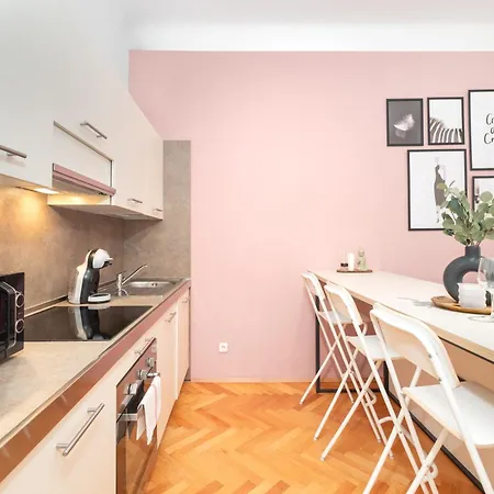 Days - Modern Apts - Fast Wifi - Netflix - 7 Min Wenceslas Sq Lägenhet Prag