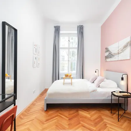 Daire Days - Modern Apts - Fast Wifi - Netflix - 7 Min Wenceslas Sq Prag