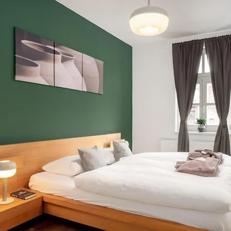 Days - Modern Apts - Fast Wifi - Netflix - 7 Min Wenceslas Sq Daire *