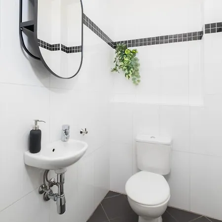 Days - Modern Apts - Fast Wifi - Netflix - 7 Min Wenceslas Sq Daire Prag