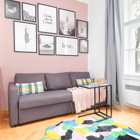 Days - Modern Just 7 Min From Wenceslas Square Appartamento
